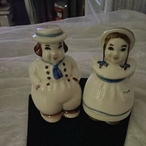 1940’s vintage Shawnee Dutch boy & girl S/P shakers